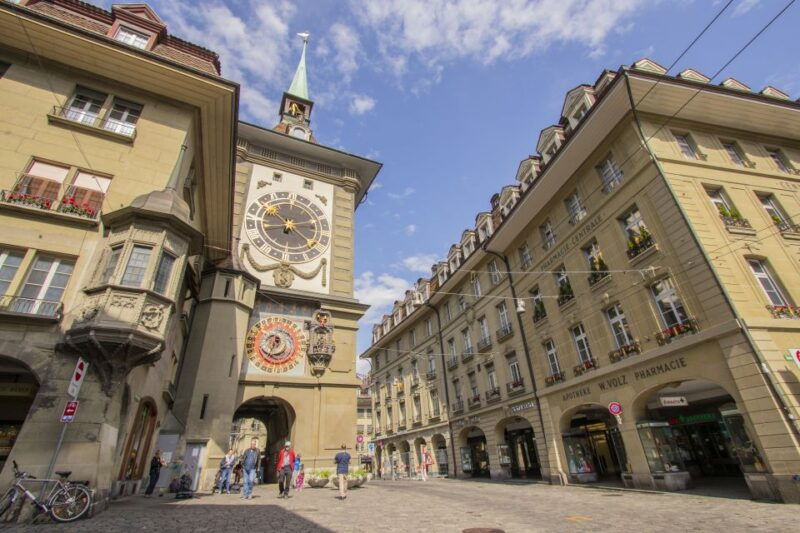 Explore the best guided intro tour of Bern with a Local - Authentic Touches & Uncovering Bern’s Secrets