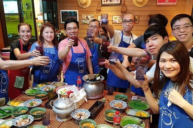 Fun Tuk Tuk Dinner and Massage in Old Town Bangkok - The Experience from the Reviews