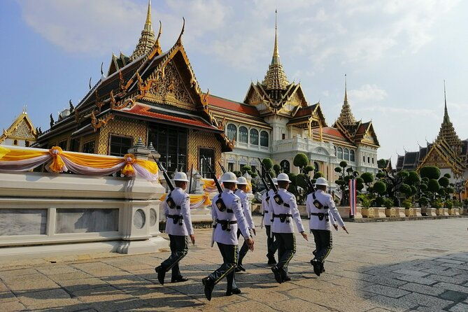 Grand Palace, Wat Phra Kaew, Wat Pho and Wat Arun Walking Tour From Bangkok - The Sum Up: Who Is This Tour Best For?