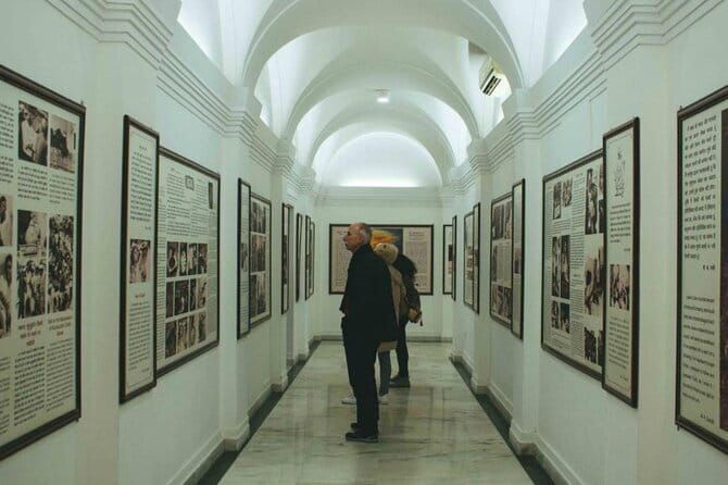 Magnetic Taj Mahal Same Day Tour by Car from Delhi - FAQ