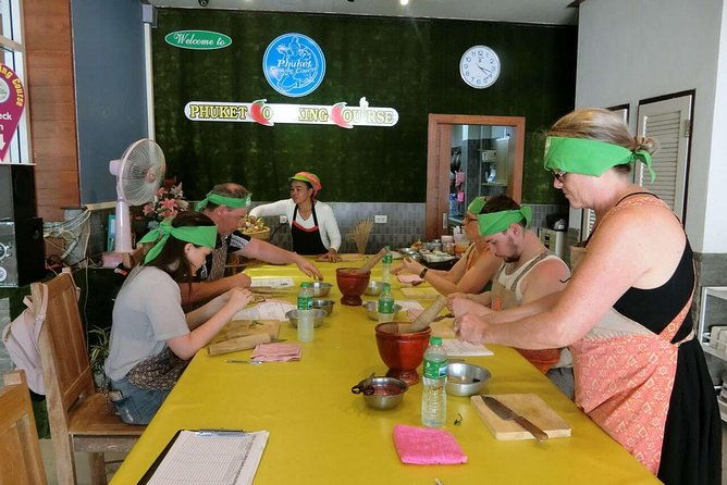 Private food Tour + Sightseeing +Thai Cooking class - FAQs