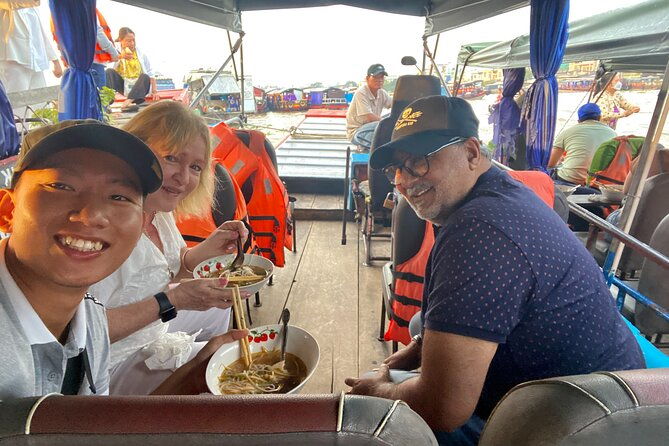 Private Saigon Ultimate Street Food and Sightseeing By Motorbike - Stop 6: The Flower Market and a Sweet Bean Dessert
