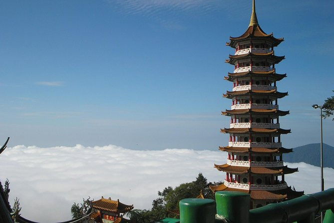 Private Tour with Local Host : Genting Highlands Day Tour enroute Batu Caves - Frequently Asked Questions