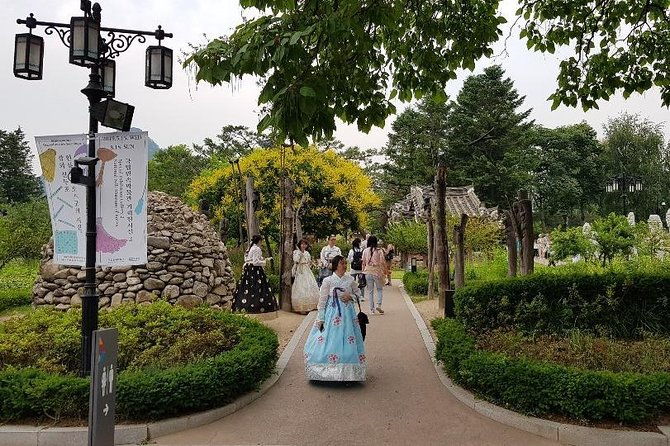 Seoul City Walking Private Tour (3hours) - FAQs