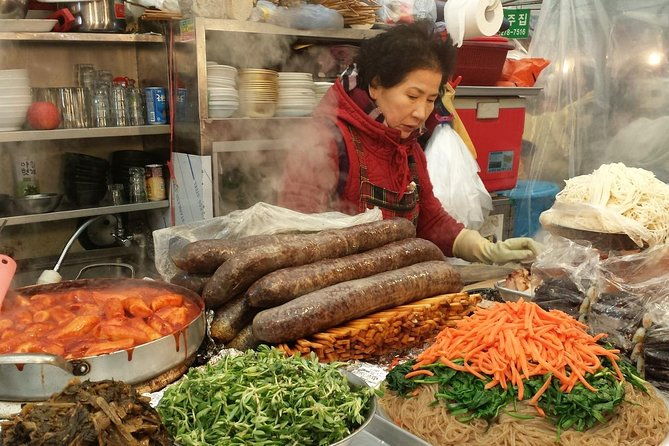 Seoul Night Tour (Gwangjang Market, Royal Palace and Naksan Park) - Who Would Love This Tour?