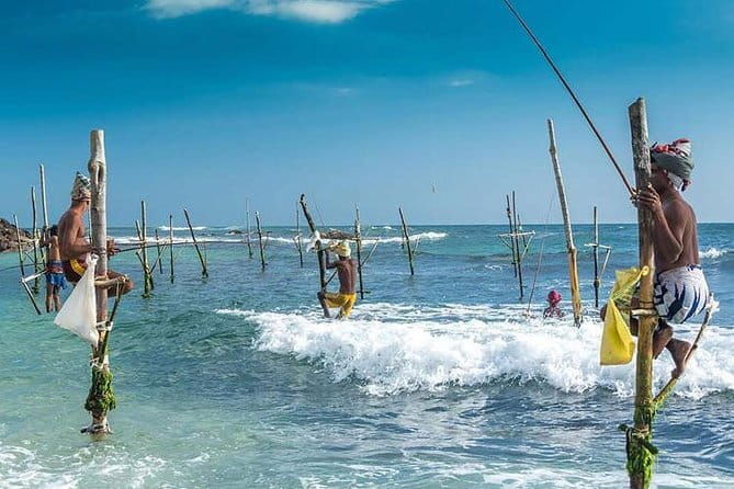 Sri Lanka Round Tour with English Speaking Driver Guide and Car - FAQs