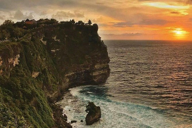 Uluwatu Temple Kecak Fire Dance Private Guided Tour - Jimbaran Seafood Dinner: The Perfect End