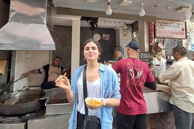 Unveil Old Delhi's Food, Spice Market & Heritage Walk - Jama Masjid & Food Tasting: Flavors and Views