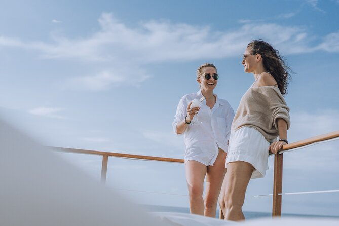 5H Snorkeling & Breakfast Cruise on Utopia Catamaran - Setting Sail on a Premium Catamaran
