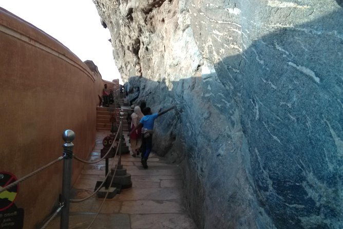 All inclusive Private Day tour Sigiriya, Dambulla & traditional village tour - FAQs