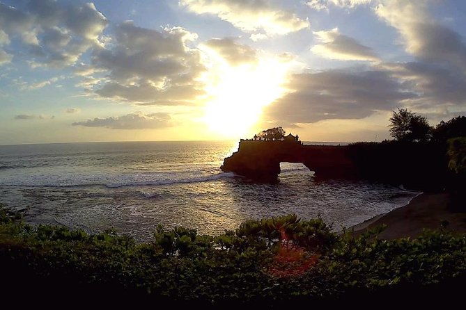 Bali Private Tour: Ulun danu Temple, Iconic Handara Gate & Tanah lot sunset. - The Sum Up