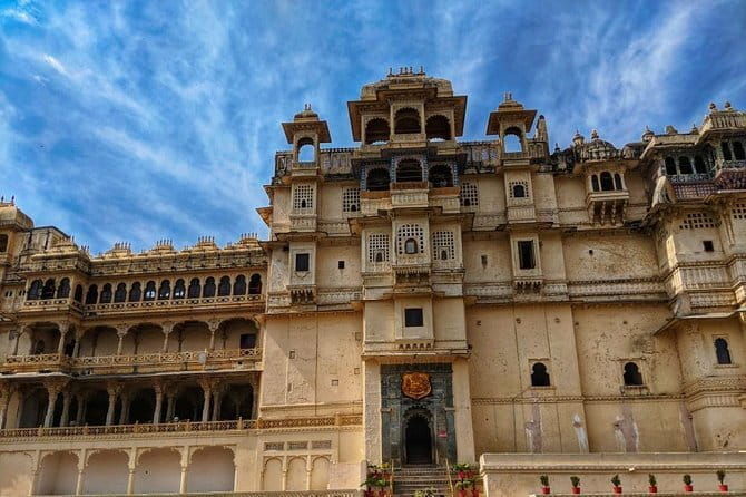 Evening Excursion: Bagore Ki Haveli Dance Show in Udaipur - FAQ