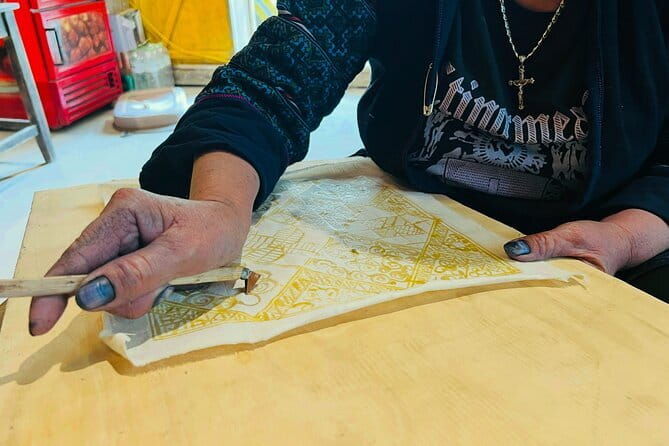 H'Mong traditional beeswax batik - Additional Information