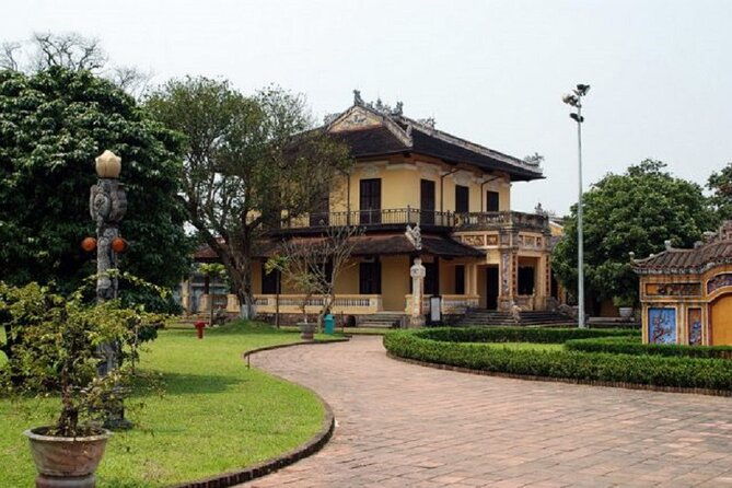 Hue Tour: Walking in Imperial City with Optional Dragon Boat - FAQ