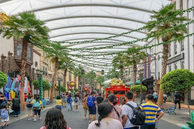 Universal Studios Singapore + Roundtrip Transfers - Who Should Consider This Tour?