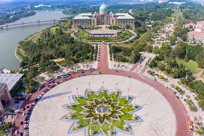 #17or19 Hrs Kuala Lumpur Van Tour from Singapore w' Tour Guide - Is This Tour Worth the Price?