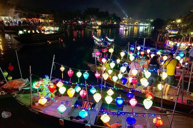 Coconut Basket boat, City tour, Boat ride, Night market from DN - FAQ
