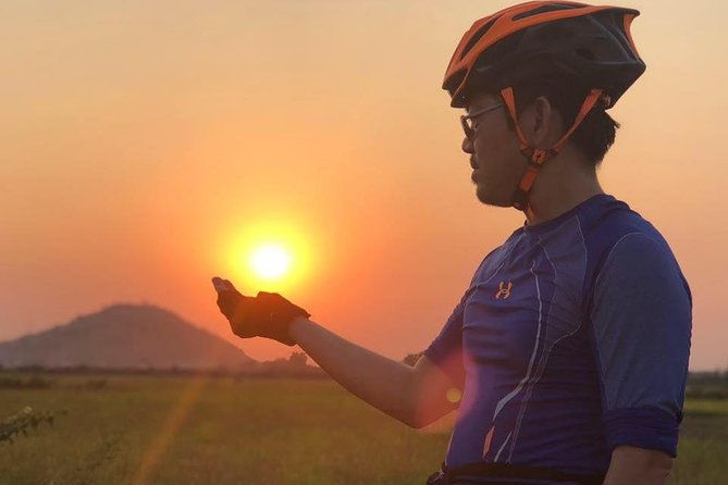 One Day tour with sunrise in car with A/C or Van & Guide. - FAQ