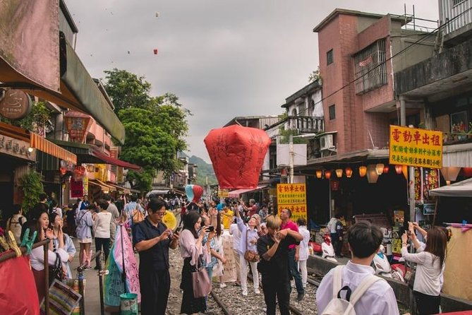 Private Tour to Jiufen, Yehliu Geopark, and Pingxi - The Sum Up