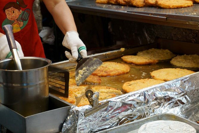 Seoul Night Tour (Gwangjang Market, Royal Palace and Naksan Park) - FAQs