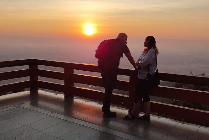 A must: Serene Sunrise, temple at dawn to beat the crowd & Alms to monks - What makes this tour special?