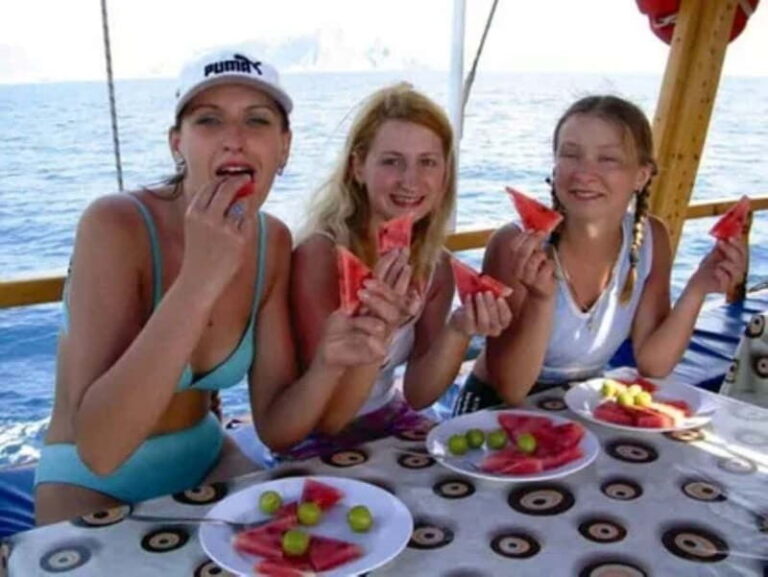 Alanya Boat Trip with Swimming & Castle Panorama Views - What To Expect from the Experience