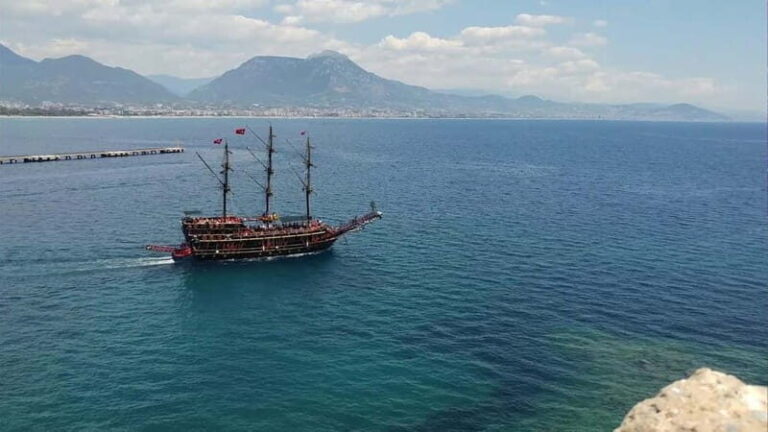 Alanya: Pirate Boat Party with Foam, Disco, Lunch & Drinks - The Journey and Highlights
