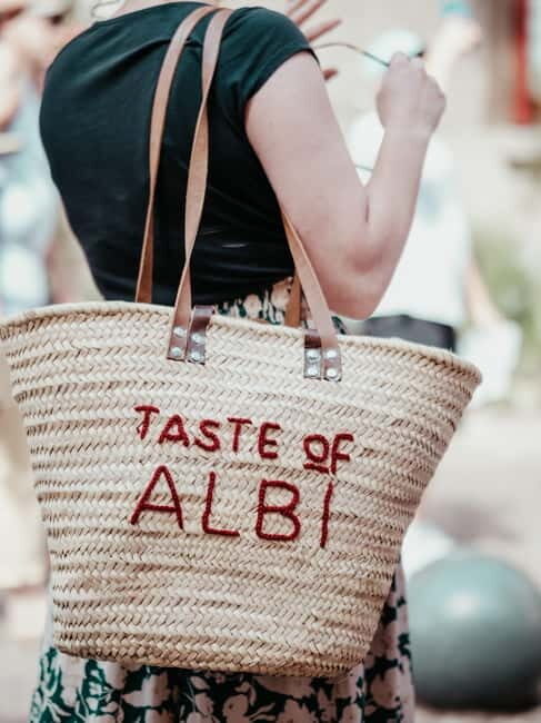 Albi: Food and Market Tour with Tastings and Historic Walk