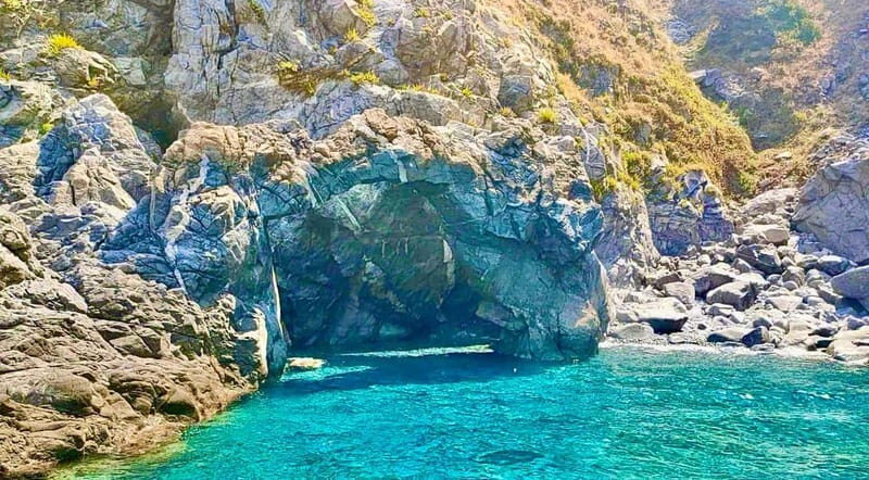 Alfotour tour 2 ore giro della costa viola - The Boat & Guide Experience