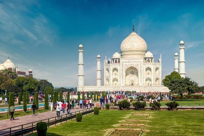 All Inclusive Taj Mahal, Agra Fort or Baby Taj Tour by SUV Car - A Day Trip Designed for Comfort and Convenience