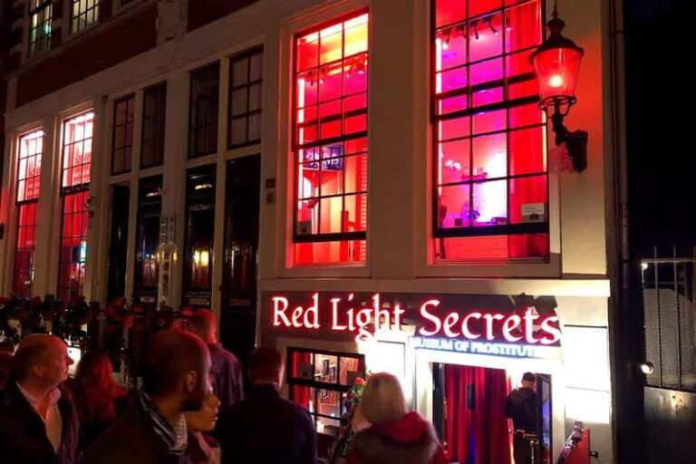 Amsterdam: 1,5-Hour Red Light District Tour - An In-Depth Look at the Tour Itself