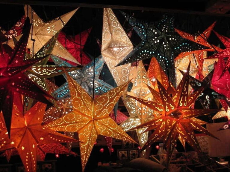 Amsterdam: Christmas Market Private Walking Tour - The Ice Village Experience