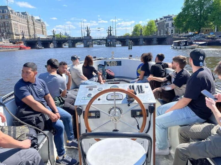 Amsterdam: Friendly 420 Smoking Sunset Cruise - Who Will Love This Tour?