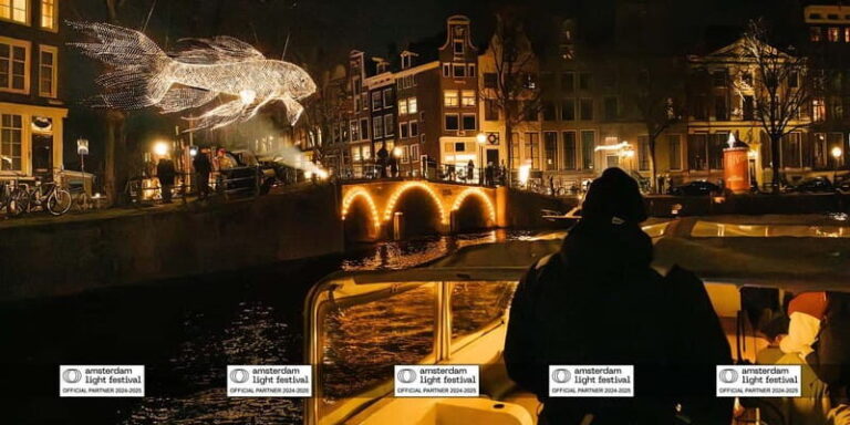 Amsterdam Light Festival Cruise with Optional Hot Drinks - Who Should Consider This Tour?