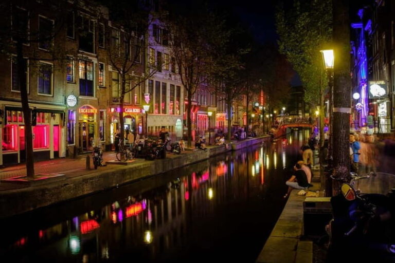 Amsterdam: Red Light District Guided Walking Tour - Exploring the Red Light District’s Landmarks
