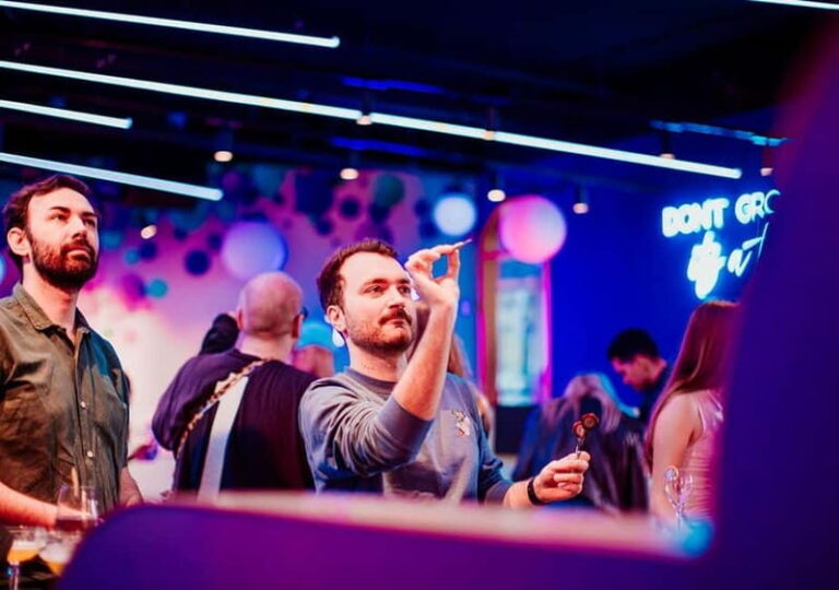 Amsterdam: The All Out - No.1 Activity Bar - Who Will Love This Experience?