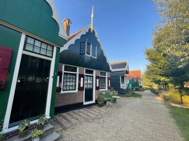 Amsterdam: Zaanse Schans Windmills Guided Tour - How This Tour Balances Value and Experience