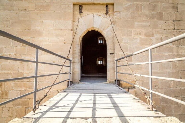 Ancient Kourion, Kolossi Castle, Omodos & Winery Tour - Exploring the Crusader Fortress of Kolossi Castle
