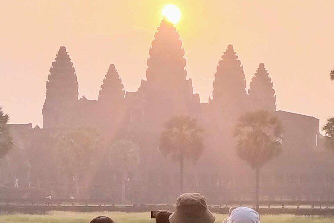 Angkor Wat Sunrise Tours to Bayon and Ta Prohm Temple - Key Points