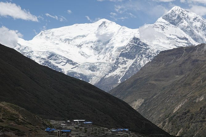 Annapurna circuit Trek - Meeting Your Support Team: Guides and Staff