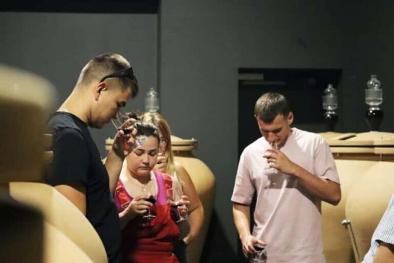 Ardèche: Wine workshop at Domaine les Amoureuses - The Guide and Atmosphere