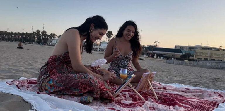 Art and Ocean Breeze: Painting Experience. - The Artistic Freedom and Creativity
