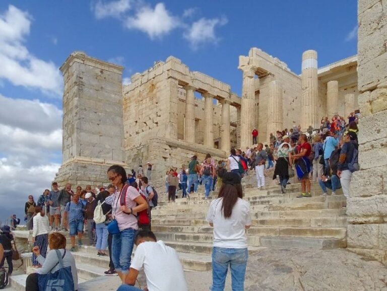 Athens: Private Sightseeing Guided Tour with Transportation - How the Tour Operates