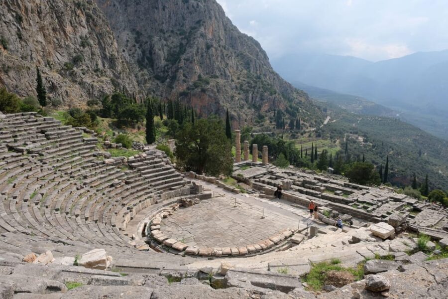 Athens to Delphi & Arachova private day tour - Detailed Breakdown of the Itinerary