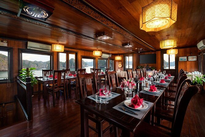 Bai Tu Long bay Deluxe cruise 2D1N: fishing villages, meals, cave, kayaking - Key Points