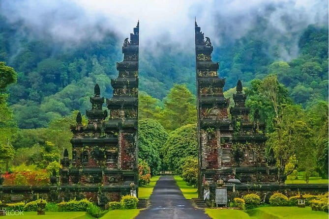 BALI INSTAGRAM TOURS; Handara Gate, Taman Ayun, & Ulundanu Temple - Discover Bali’s Iconic Instagram Spots with This Scenic Tour