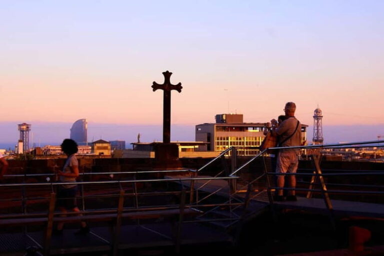 Barcelona Cathedral: Sunrise Tour & Breakfast - The Rooftop Sunrise Experience