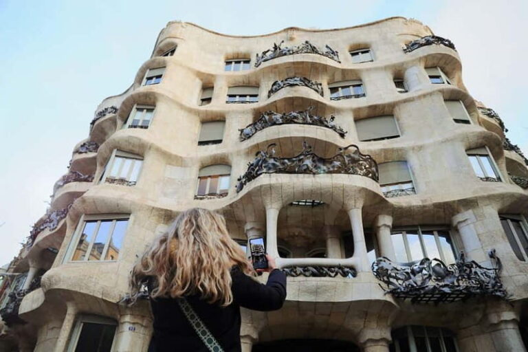 Barcelona: La Pedrera Private Tour with Casa Batlló Ticket - What Makes This Tour Stand Out?