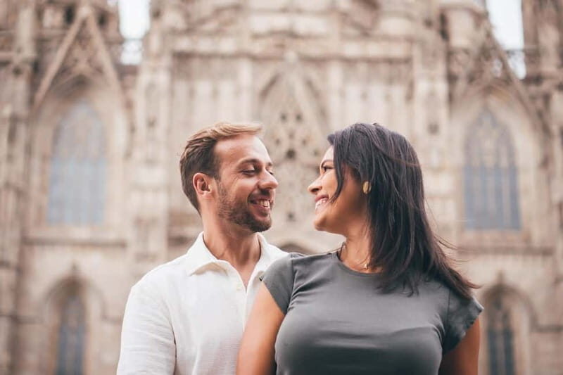 Barcelona: Photo Shoot Tour in El Gothico - The Authentic Value and Considerations