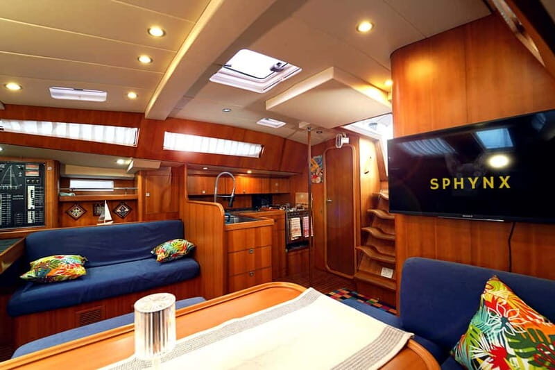 Barcelona: Sunset or Afternoon Yacht Cruise with Drinks